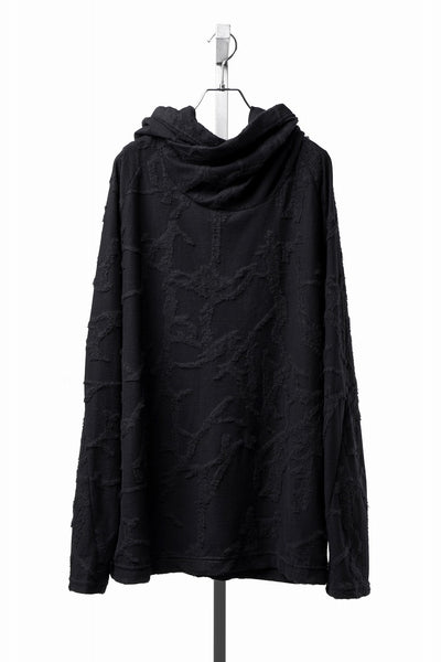 A.F ARTEFACT TWISTED HOOD PULLOVER TOP / SURFACE WOOL (BLACK)