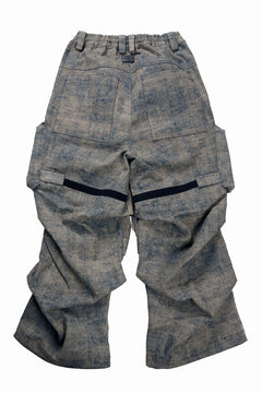 画像をギャラリービューアに読み込む, A.F ARTEFACT BLENDED SHADES DENIM CARGO TUCK WIDE PANTS (STEEL BLUE)
