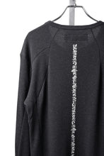 画像をギャラリービューアに読み込む, A.F ARTEFACT BACK PRINTED PULLOVER TOP / WAFFLE KNIT JERSEY (DARK GREY)