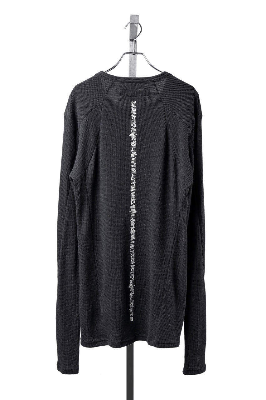 画像をギャラリービューアに読み込む, A.F ARTEFACT BACK PRINTED PULLOVER TOP / WAFFLE KNIT JERSEY (DARK GREY)