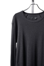 画像をギャラリービューアに読み込む, A.F ARTEFACT BACK PRINTED PULLOVER TOP / WAFFLE KNIT JERSEY (DARK GREY)