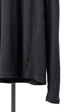画像をギャラリービューアに読み込む, A.F ARTEFACT BACK PRINTED PULLOVER TOP / WAFFLE KNIT JERSEY (DARK GREY)