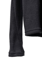 画像をギャラリービューアに読み込む, A.F ARTEFACT BACK PRINTED PULLOVER TOP / WAFFLE KNIT JERSEY (DARK GREY)