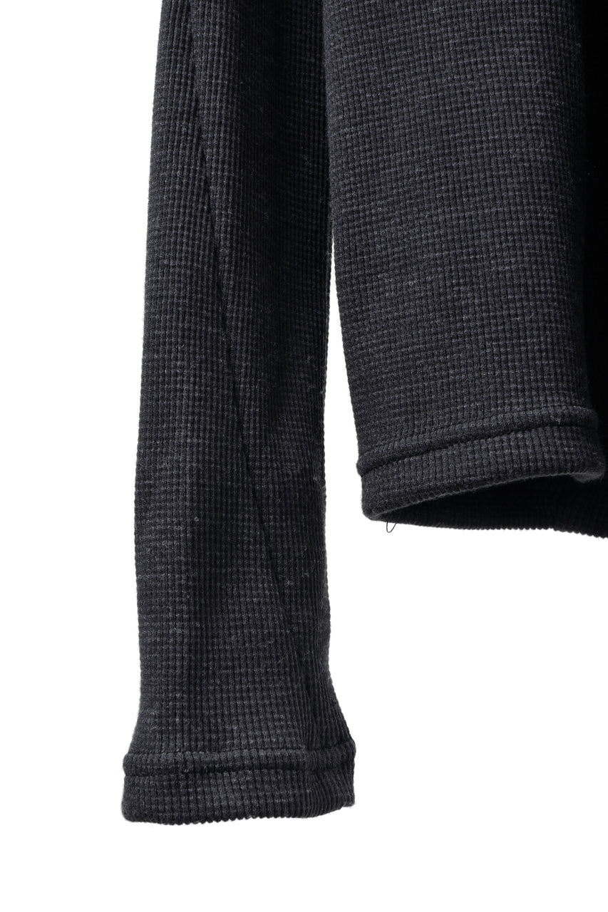 画像をギャラリービューアに読み込む, A.F ARTEFACT BACK PRINTED PULLOVER TOP / WAFFLE KNIT JERSEY (DARK GREY)