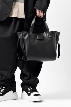 画像をギャラリービューアに読み込む, discord Yohji Yamamoto Gusset Diaphragm Tote Bag (M) / Smooth Cow Leather (BLACK)