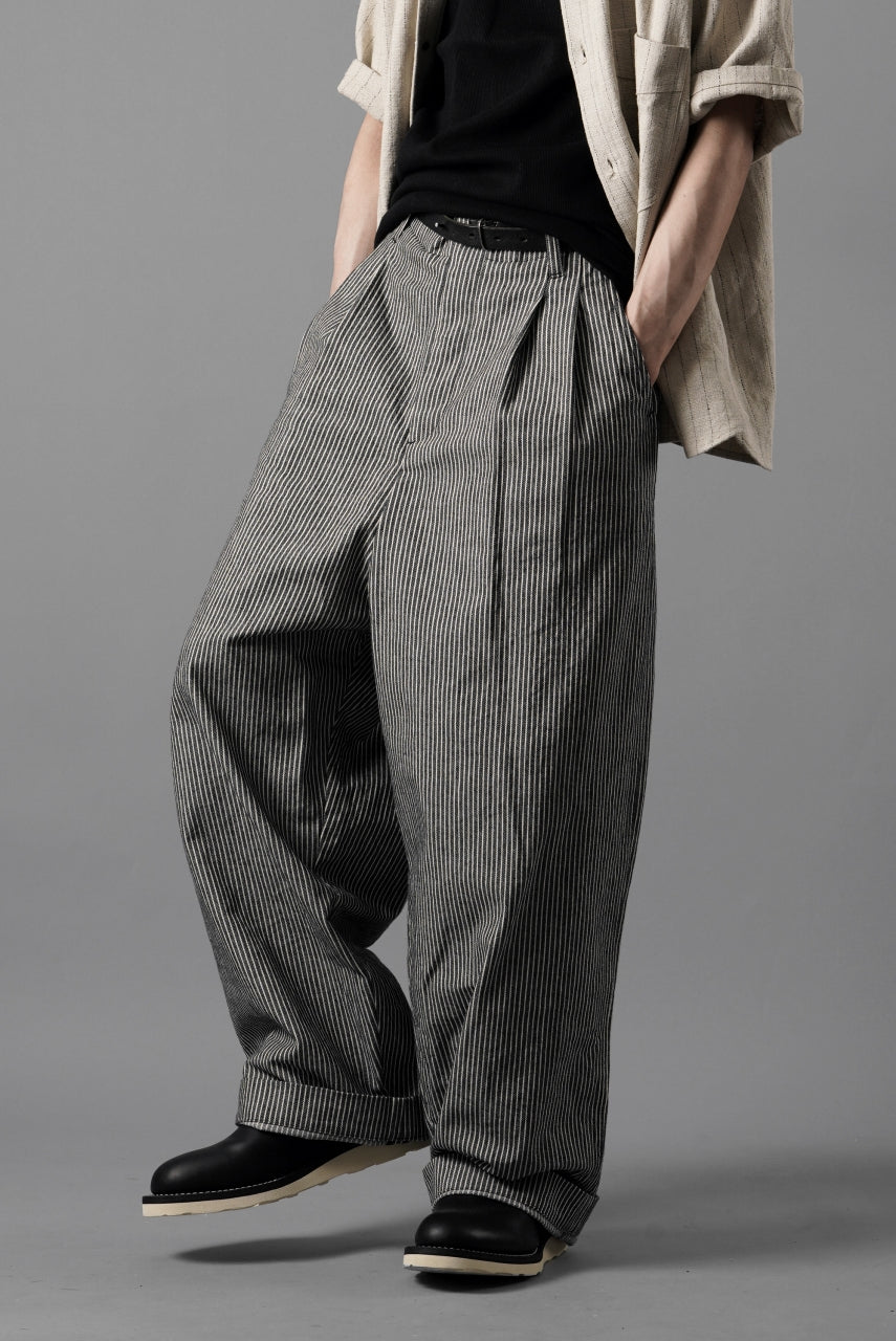 Load image into Gallery viewer, N/07 2 TUCKS WIDE TAPERED TROUSERS / SELVEDGE HICKORY STRIPES DENIM (ONE WASHED) (BLACK x WHITE)