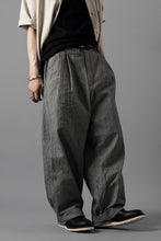 Load image into Gallery viewer, N/07 2 TUCKS WIDE TAPERED TROUSERS / SELVEDGE HICKORY STRIPES DENIM (ONE WASHED) (BLACK x WHITE)