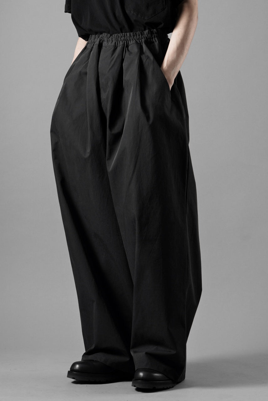 Load image into Gallery viewer, F/CE. TECH KERSEY WIDE DRAPE TROUSER (BLACK)
