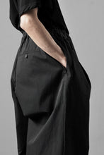 Load image into Gallery viewer, F/CE. TECH KERSEY WIDE DRAPE TROUSER (BLACK)