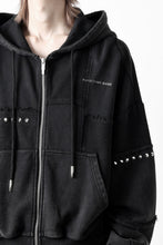 画像をギャラリービューアに読み込む, Feng Chen Wang PANELLED FULL ZIP HOODIE (BLACK)