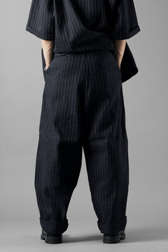 画像をギャラリービューアに読み込む, N/07 3 STITCHES WIDE TAPERED TROUSERS / HEAVY C/LI BUTCHER STRIPES (BLACK NAVY)
