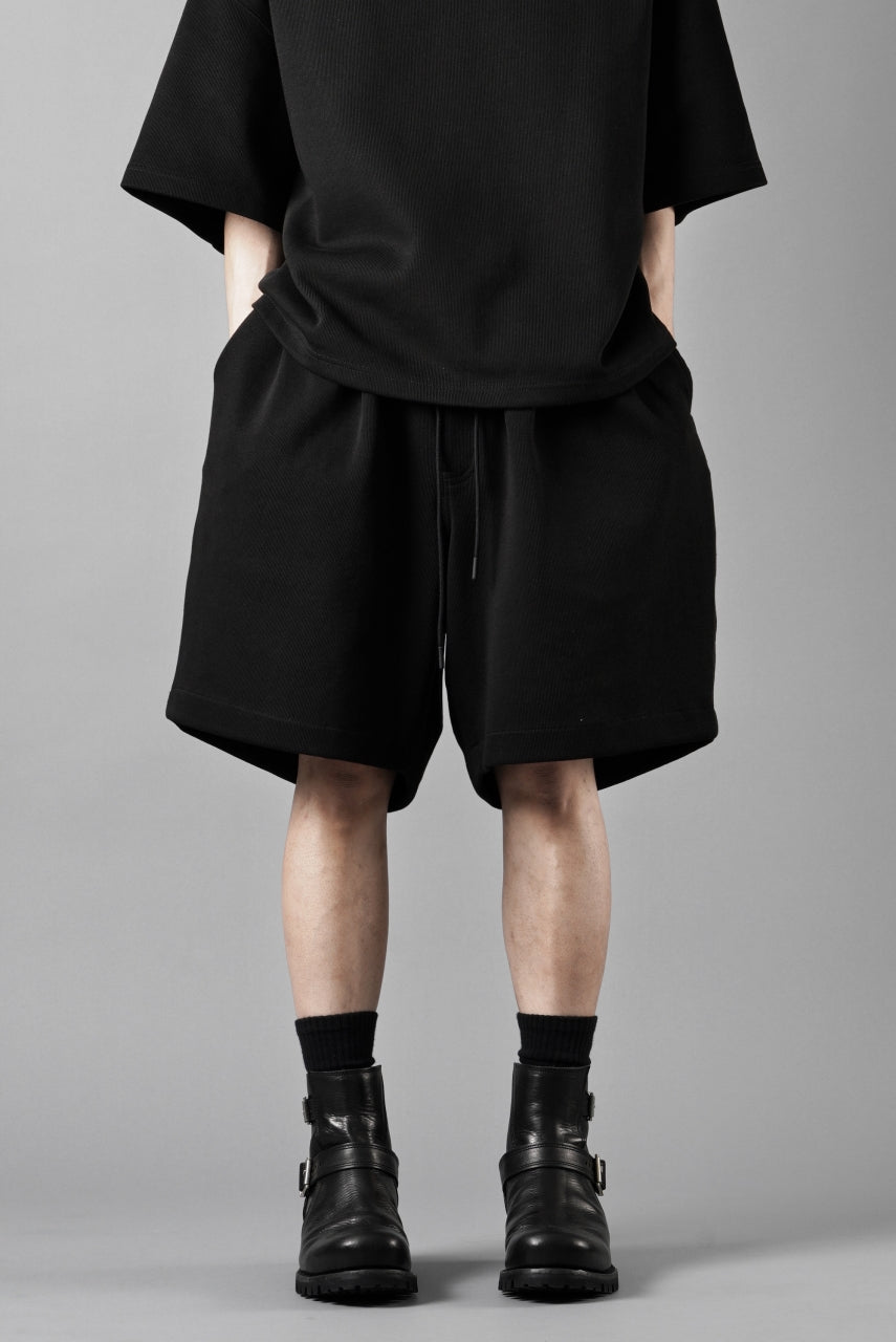 Load image into Gallery viewer, N/07 2 TUCKS EASY SHORTS / RIBBED CARDBOARD KNIT JERSEY (BLACK)