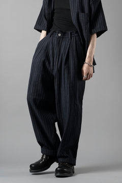 画像をギャラリービューアに読み込む, N/07 3 STITCHES WIDE TAPERED TROUSERS / HEAVY C/LI BUTCHER STRIPES (BLACK NAVY)
