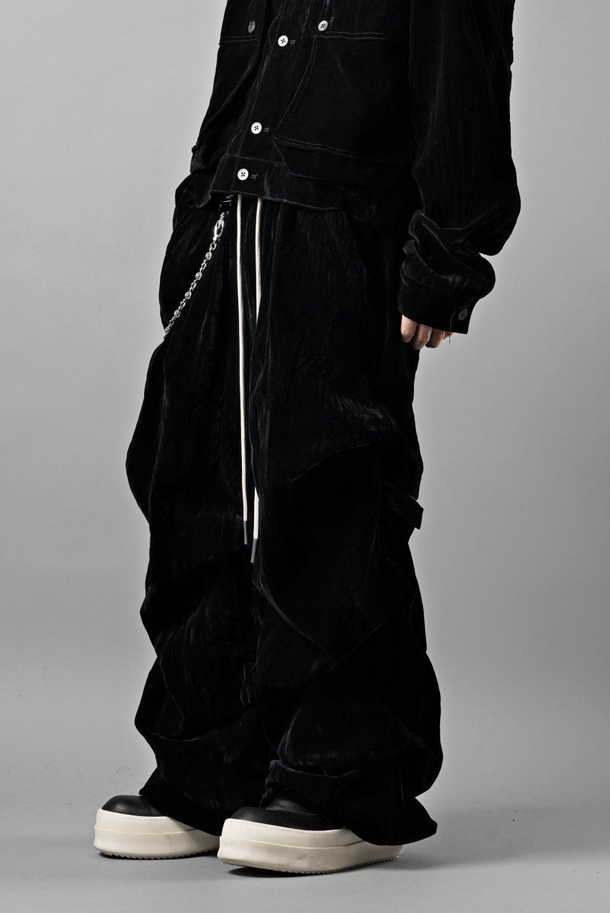 A.F ARTEFACT WASHER VELOR TUCK WIDE PANTS (BLACK)