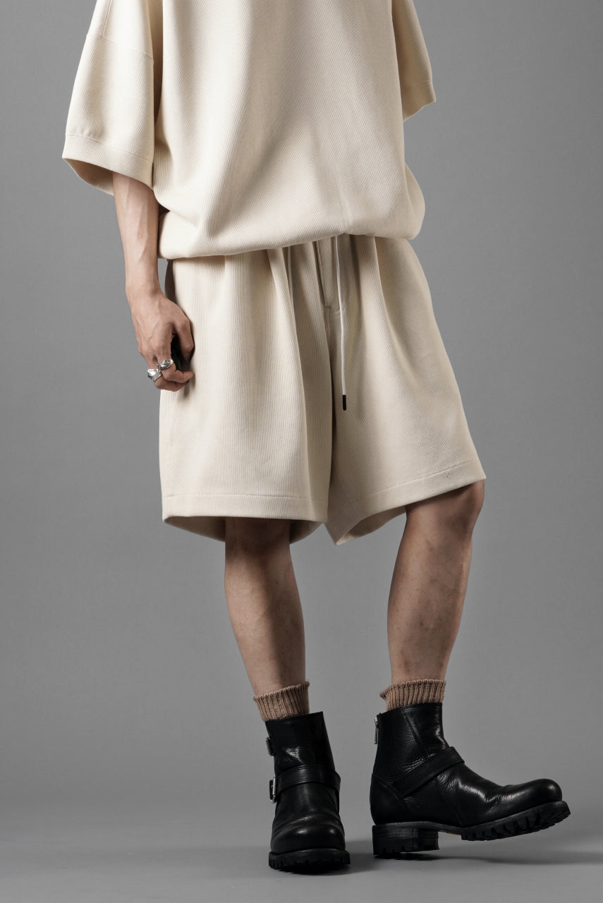 Load image into Gallery viewer, N/07 2 TUCKS EASY SHORTS / RIBBED CARDBOARD KNIT JERSEY (LIGHT BEIGE)