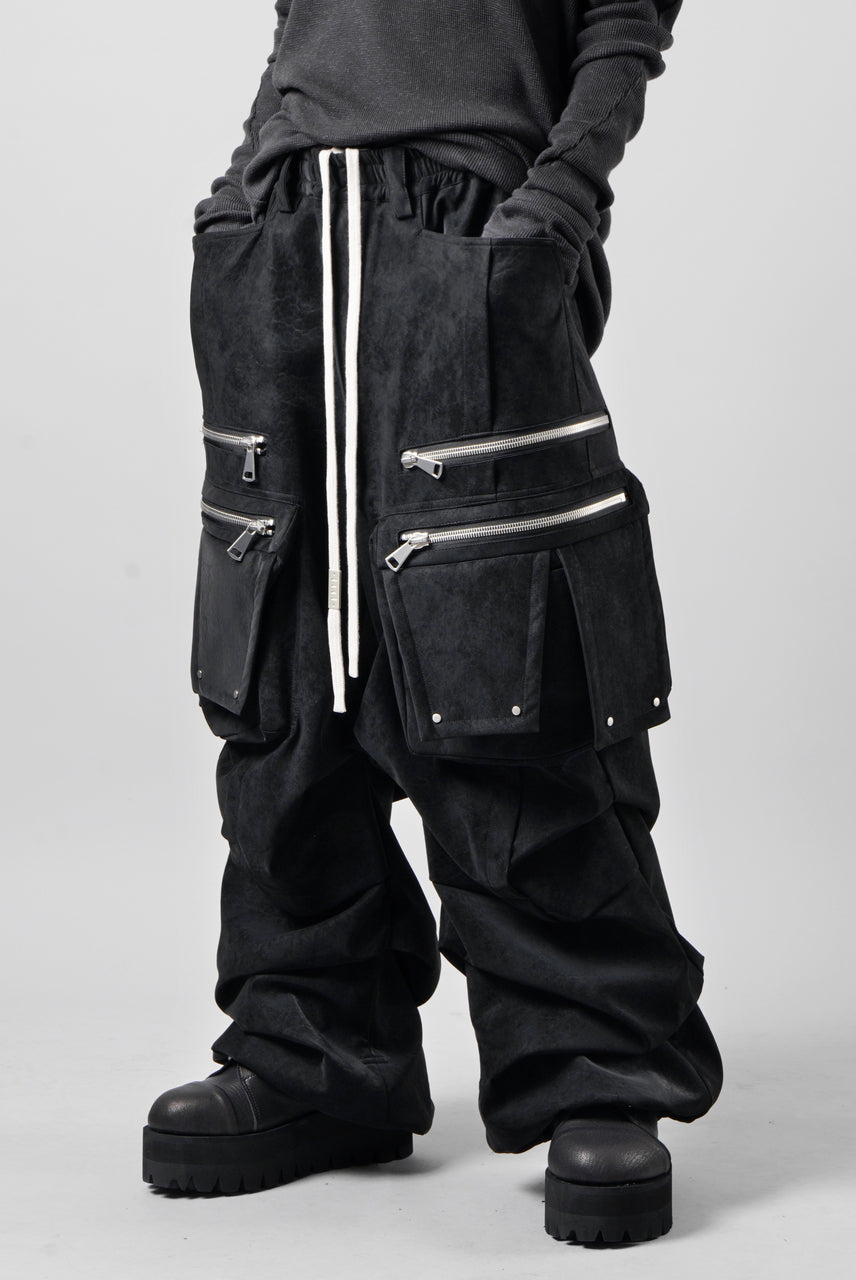 Load image into Gallery viewer, A.F ARTEFACT MULTI FLAP WIDE PANTS / WILD VEGAN LEATHER (BLACK)