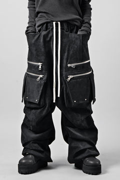 Load image into Gallery viewer, A.F ARTEFACT MULTI FLAP WIDE PANTS / WILD VEGAN LEATHER (BLACK)
