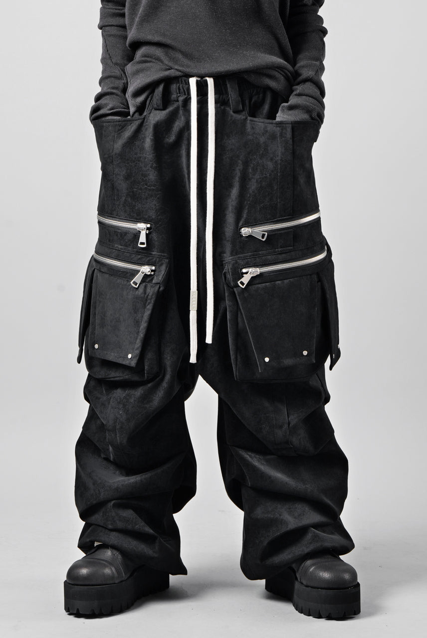 Load image into Gallery viewer, A.F ARTEFACT MULTI FLAP WIDE PANTS / WILD VEGAN LEATHER (BLACK)