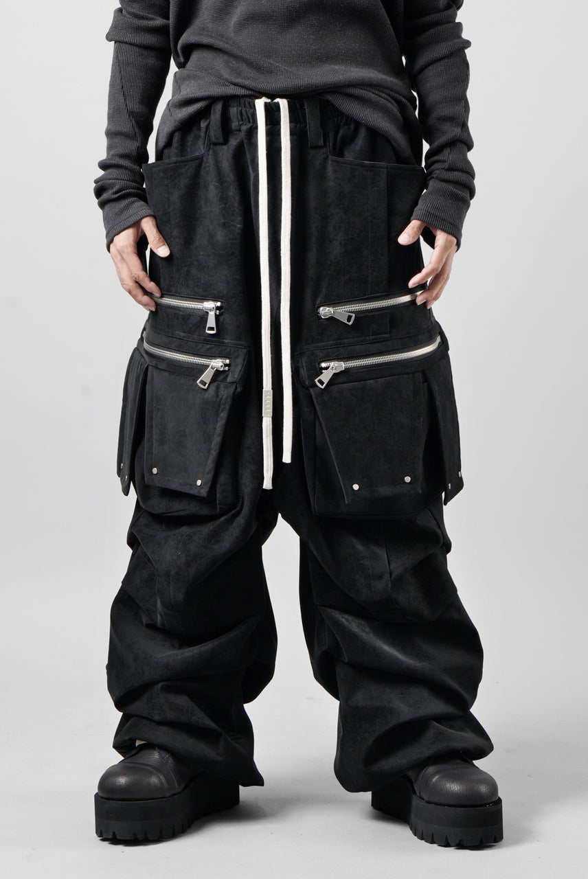 Load image into Gallery viewer, A.F ARTEFACT MULTI FLAP WIDE PANTS / WILD VEGAN LEATHER (BLACK)