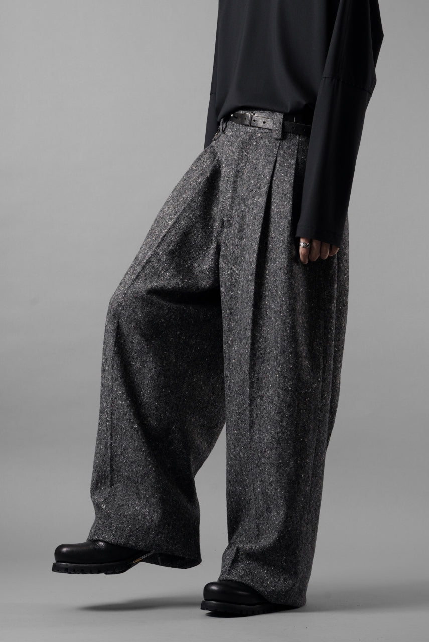 画像をギャラリービューアに読み込む, TARO HORIUCHI / th products Extra Volumed Tapered Trousers / Bishu Nep Tweed (grey)