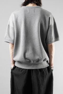 画像をギャラリービューアに読み込む, N/07 CINCHED HEM TOP / RIBBED CARDBOARD KNIT JERSEY (GREY)