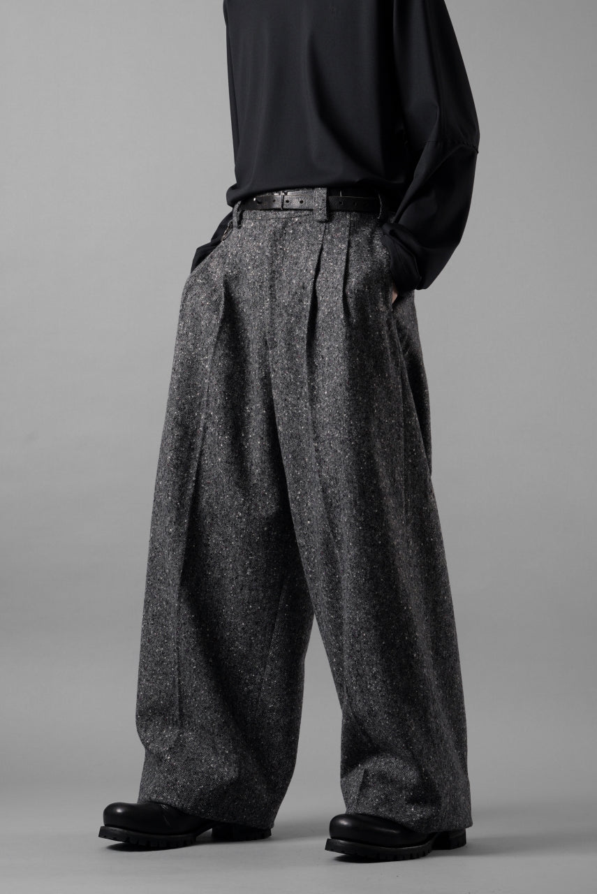 画像をギャラリービューアに読み込む, TARO HORIUCHI / th products Extra Volumed Tapered Trousers / Bishu Nep Tweed (grey)