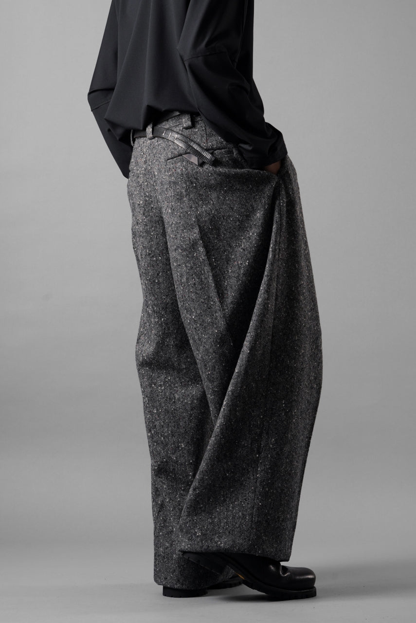 画像をギャラリービューアに読み込む, TARO HORIUCHI / th products Extra Volumed Tapered Trousers / Bishu Nep Tweed (grey)
