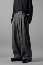 画像をギャラリービューアに読み込む, TARO HORIUCHI / th products Extra Volumed Tapered Trousers / Bishu Nep Tweed (grey)