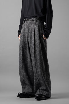 画像をギャラリービューアに読み込む, TARO HORIUCHI / th products Extra Volumed Tapered Trousers / Bishu Nep Tweed (grey)