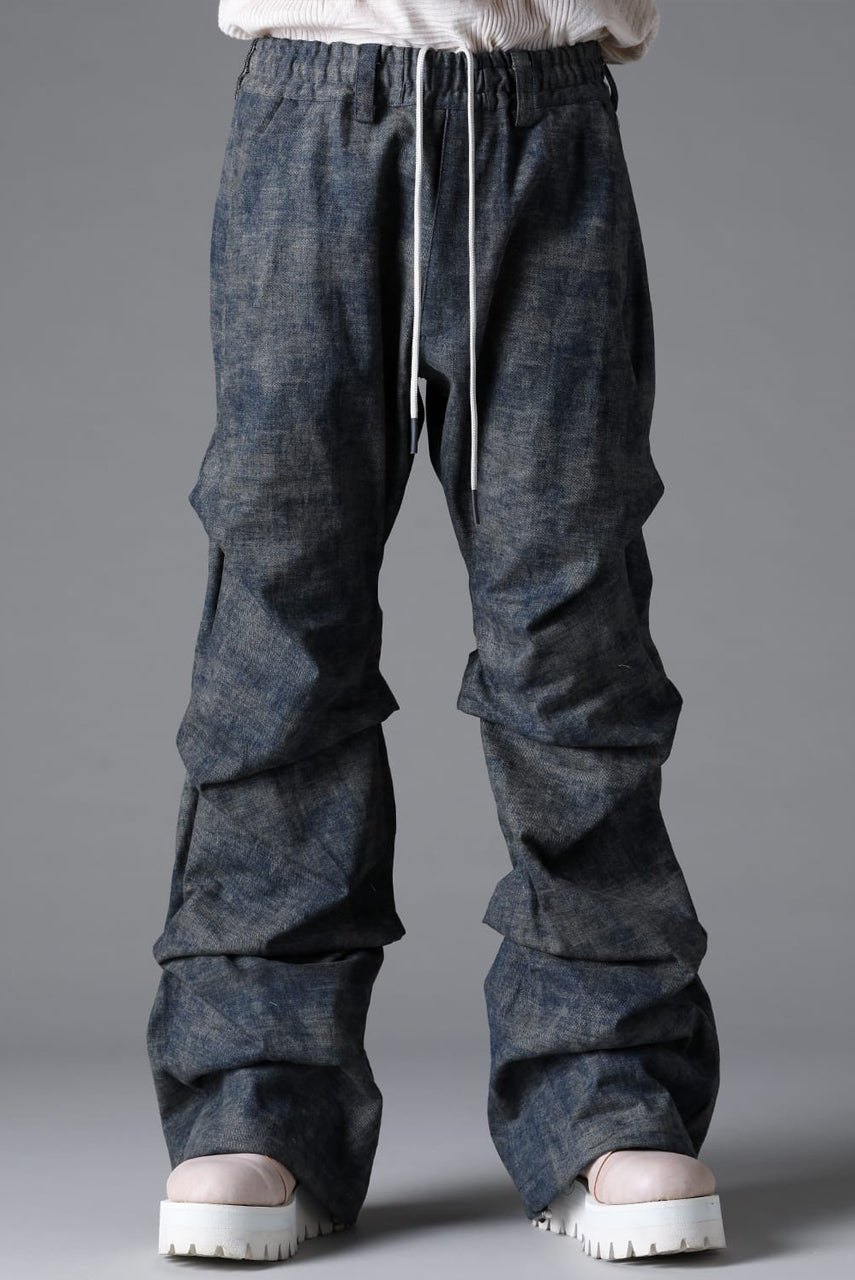 Load image into Gallery viewer, A.F ARTEFACT TUCKED DRAPE PANTS / BLENDED SHADES DENIM (STEEL BLUE)