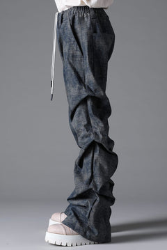 Load image into Gallery viewer, A.F ARTEFACT TUCKED DRAPE PANTS / BLENDED SHADES DENIM (STEEL BLUE)