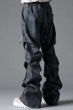 Load image into Gallery viewer, A.F ARTEFACT TUCKED DRAPE PANTS / BLENDED SHADES DENIM (STEEL BLUE)