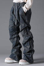 Load image into Gallery viewer, A.F ARTEFACT TUCKED DRAPE PANTS / BLENDED SHADES DENIM (STEEL BLUE)