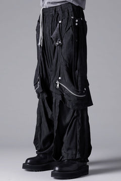 Load image into Gallery viewer, A.F ARTEFACT PARACHUTE WIDE CARGO PANTS / UNEVEN TEXTURE (BLACK)