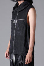 Load image into Gallery viewer, A.F ARTEFACT CROSS ZIP VEST / UNEVEN TEXTURE (BLACK)