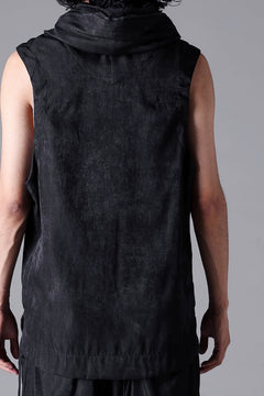 Load image into Gallery viewer, A.F ARTEFACT CROSS ZIP VEST / UNEVEN TEXTURE (BLACK)