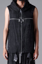 Load image into Gallery viewer, A.F ARTEFACT CROSS ZIP VEST / UNEVEN TEXTURE (BLACK)