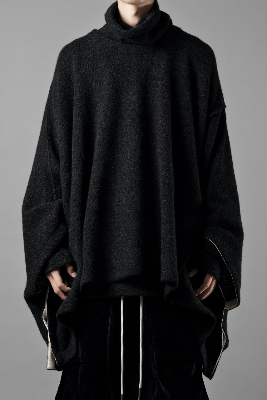 Load image into Gallery viewer, KLASICA WEARABLE BIG STOLE PONCHO / SHETLAND WOOL AMUNZEN (CARBON)