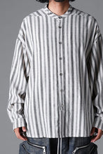 Load image into Gallery viewer, A.F ARTEFACT STAND COLLAR SHIRT / VERTICAL STRIPE (CREAM x LIGHT GREY)