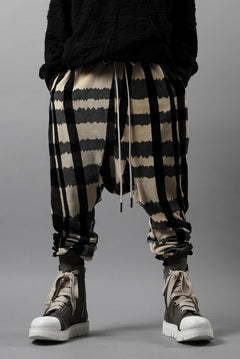 Load image into Gallery viewer, A.F ARTEFACT SAROUEL JOGGER PANTS / JACQUARD DEFORMED PLAID VELOR (BLACK x GREY x IVORY)