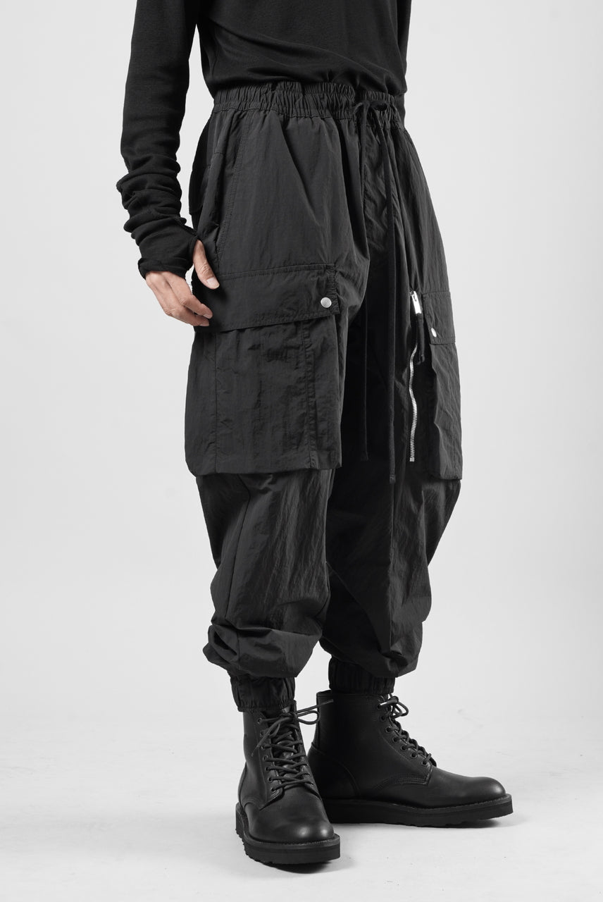 画像をギャラリービューアに読み込む, thom/krom MILITARY CARGO EASY TROUSERS / TECHNICAL CRASHED TOUCH FABRIC (BLACK)