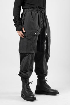 画像をギャラリービューアに読み込む, thom/krom MILITARY CARGO EASY TROUSERS / TECHNICAL CRASHED TOUCH FABRIC (BLACK)
