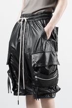 Load image into Gallery viewer, A.F ARTEFACT AIRY CRINKLE NYLON ZIP CARGO SHORTS (BLACK)