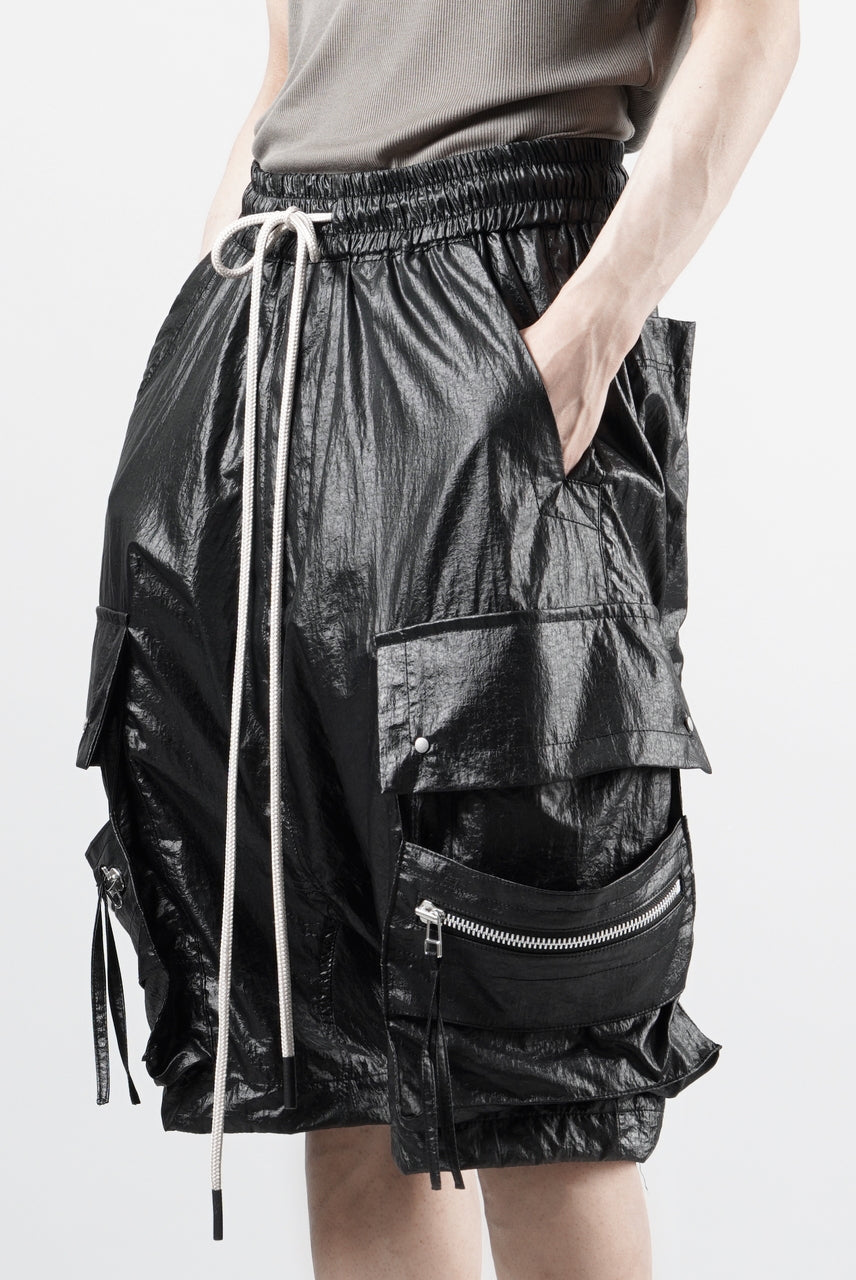 Load image into Gallery viewer, A.F ARTEFACT AIRY CRINKLE NYLON ZIP CARGO SHORTS (BLACK)