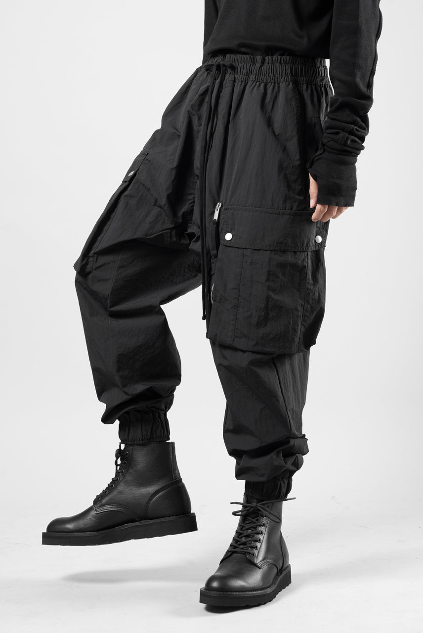 画像をギャラリービューアに読み込む, thom/krom MILITARY CARGO EASY TROUSERS / TECHNICAL CRASHED TOUCH FABRIC (BLACK)