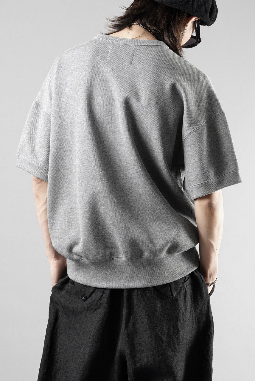 画像をギャラリービューアに読み込む, N/07 CINCHED HEM TOP / RIBBED CARDBOARD KNIT JERSEY (GREY)
