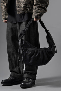 画像をギャラリービューアに読み込む, F/CE. TEXTURED TWILL BODY BAG (BLACK)