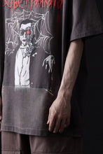 Load image into Gallery viewer, ZIG UR IDOL FADED &amp; CRACKED SS TOPS - Cyber Punkula (VINTAGE GREY)