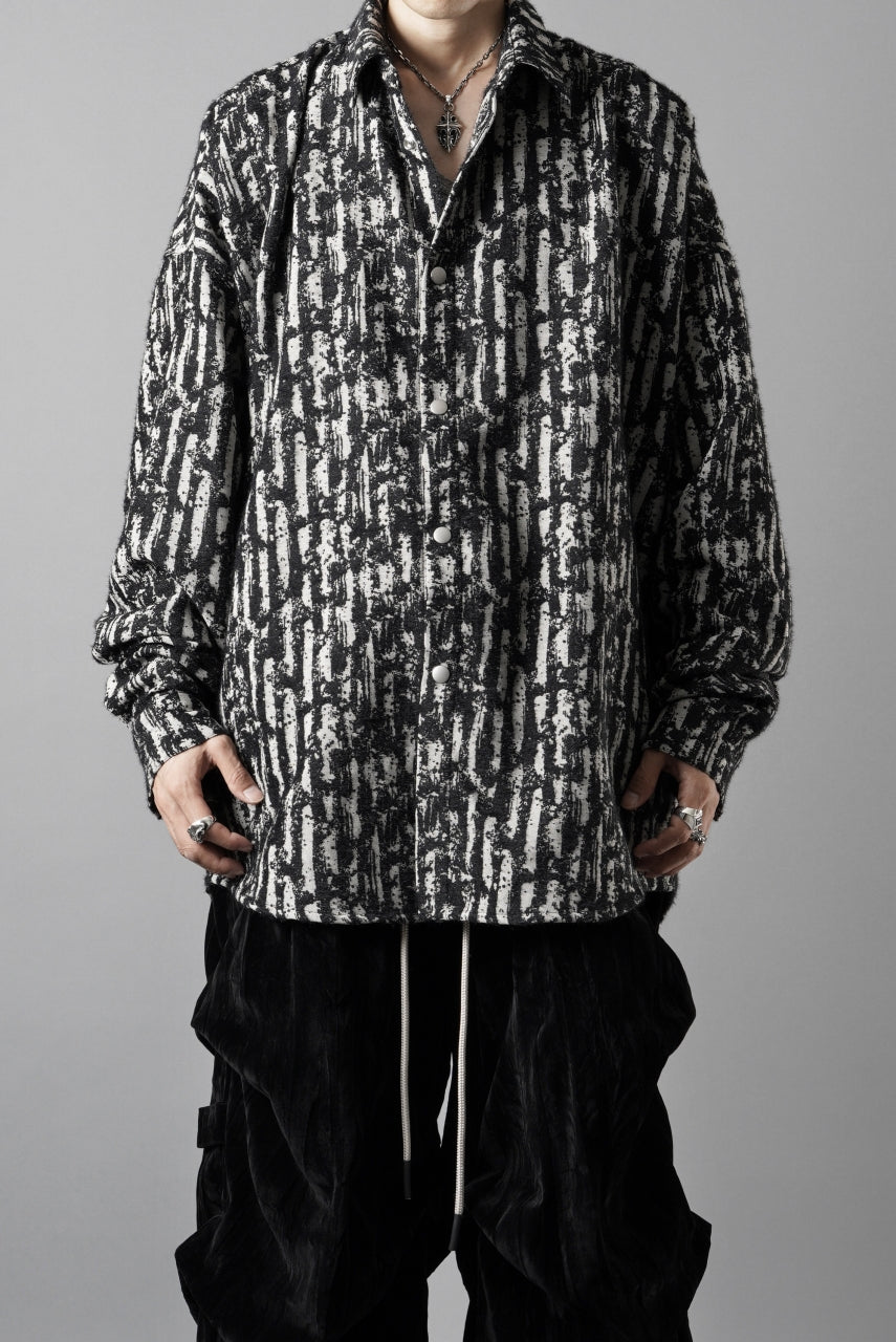 Load image into Gallery viewer, A.F ARTEFACT SNAPPED COCOON SHIRT / JACGUARD BLURRED STRIPE (BLACK x WHITE)