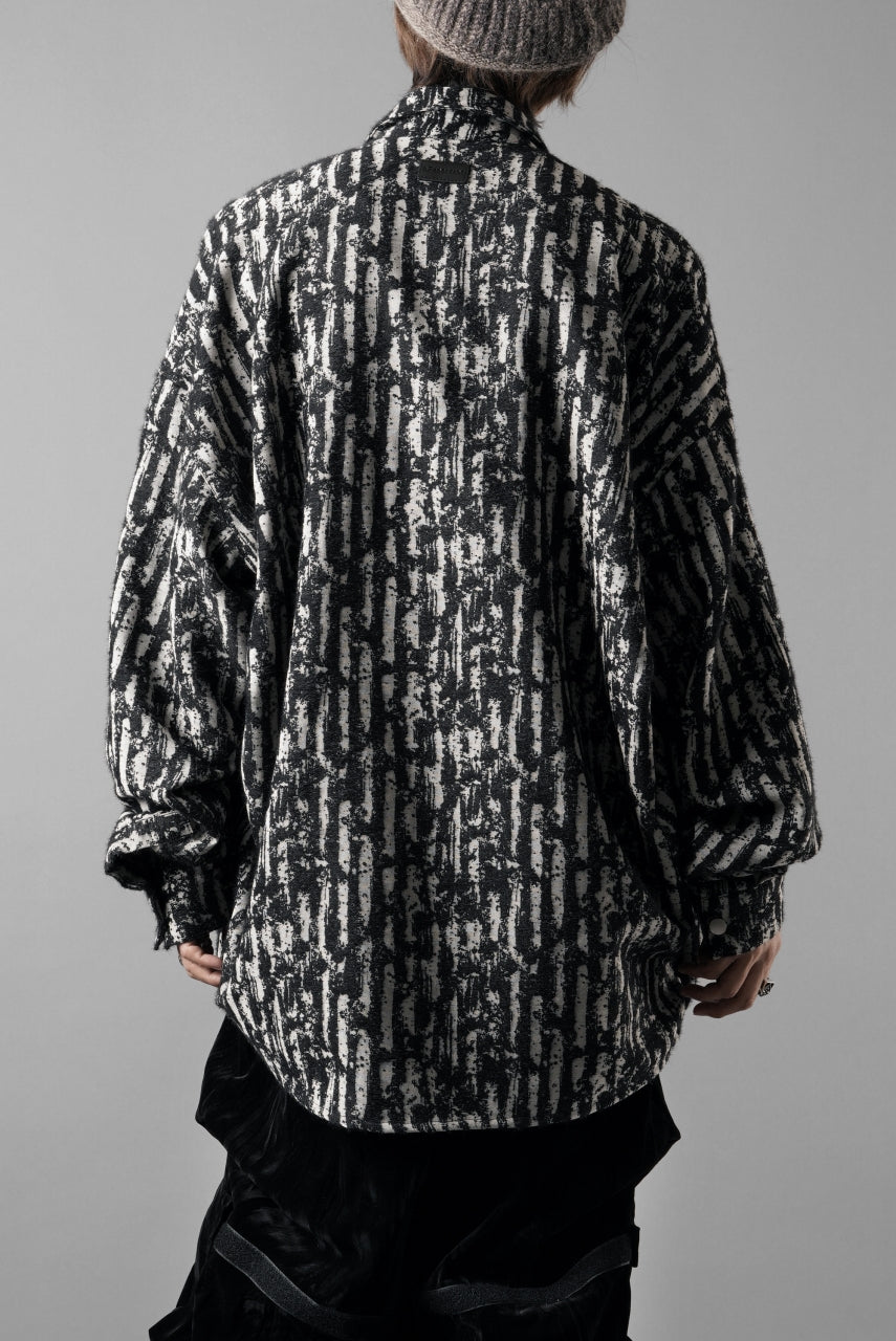 Load image into Gallery viewer, A.F ARTEFACT SNAPPED COCOON SHIRT / JACGUARD BLURRED STRIPE (BLACK x WHITE)